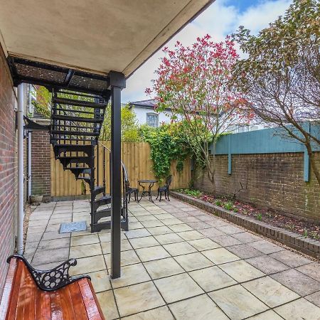 4 Bed City House With Private Garden And Parking Winchester Exterior photo